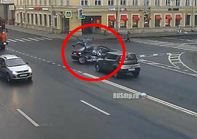 В Петербурге пострадал мотоциклист. ВИДЕО 