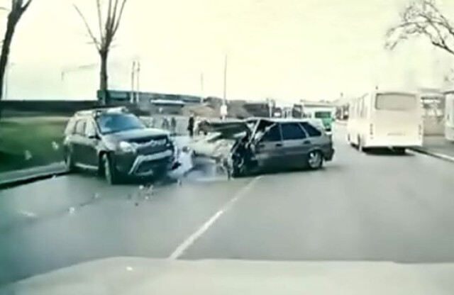 В Екатеринбурге пьяный водитель устроил ДТП и обвинил в нём своего пассажира 