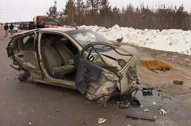 На трассе Сургут-Лянтор погиб водитель малолитражки 