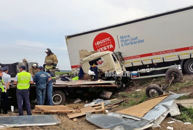 Водитель фургона погиб в ДТП на трассе М-7 в Башкирии 