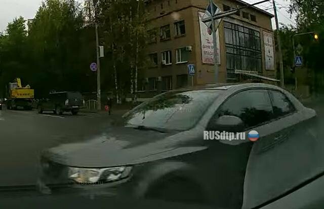 Три автомобиля столкнулись в Сыктывкаре
