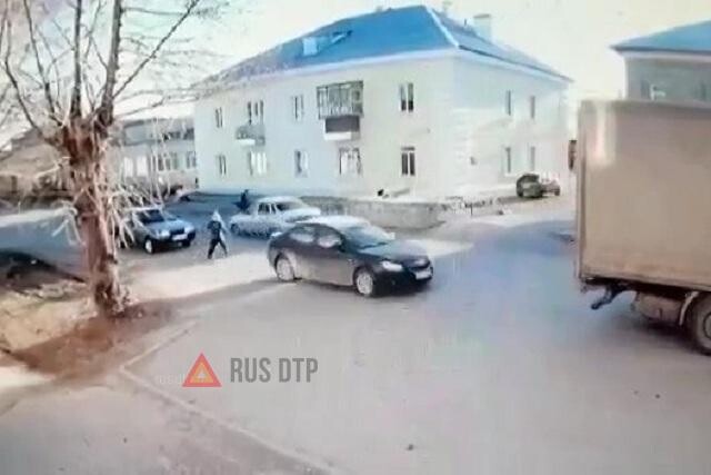 В Каменске-Уральском 9-летний мальчик попал под машину