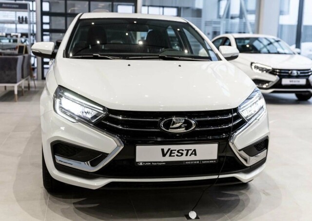 АвтоВАЗ планирует продать до 50 тысяч автомобилей Lada Vesta с вариатором 