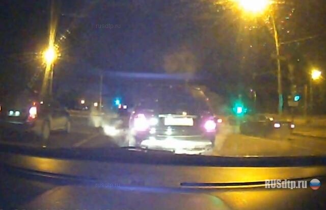 На огромной скорости снёс столб 