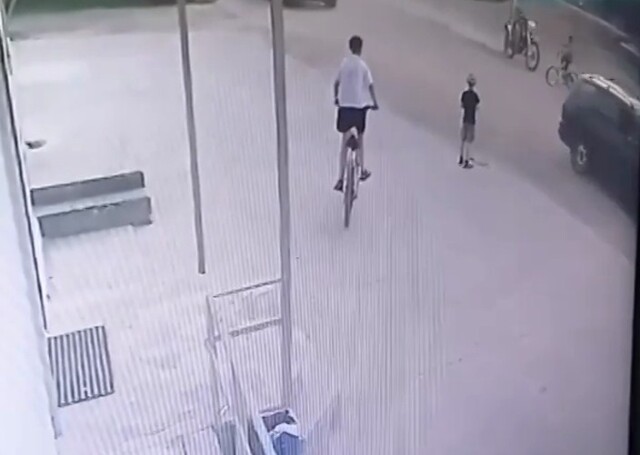 В Улан-Удэ 16-летний мотоциклист сбил ребенка на велосипеде
