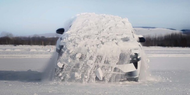 Китайцы создали автомобиль, который умеет самостоятельно отряхиваться от снега 