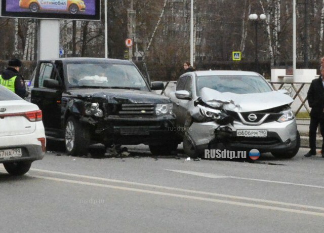 В Красногорске младенец пострадал в ДТП по вине лихача на Range Rover 