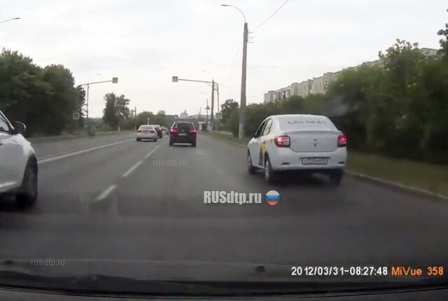 Таксист сбил девушку на Судогодском шоссе во Владимире. ВИДЕО