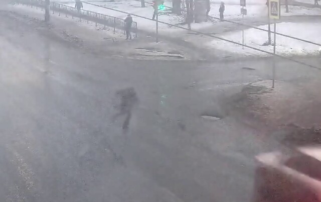В Волгограде пешеход пытался перебежать дорогу и оказался в больнице 