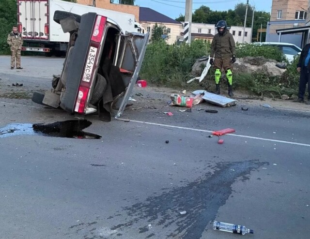 В Нижегородской области ВАЗ-21099 врезался в бетонный блок: погибли мужчина и женщина 
