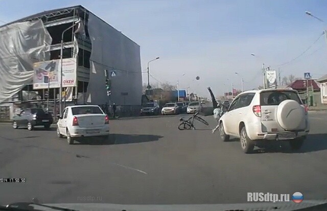 В Омске сбит велосипедист