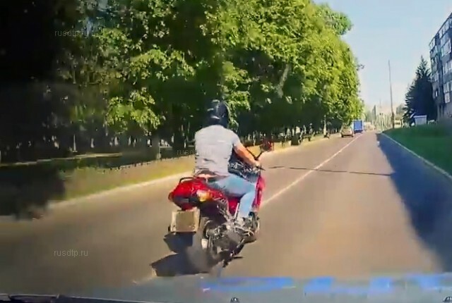 Погоня за мотоциклистом без прав в Курчатове