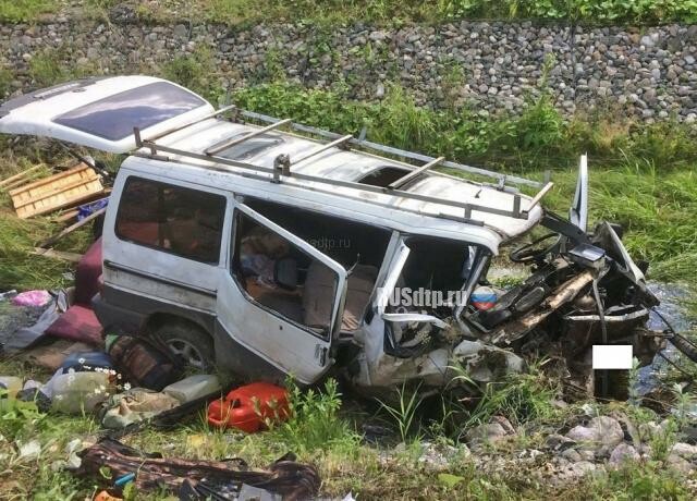 Водитель и пассажир микроавтобуса погибли в ДТП под Вологдой 