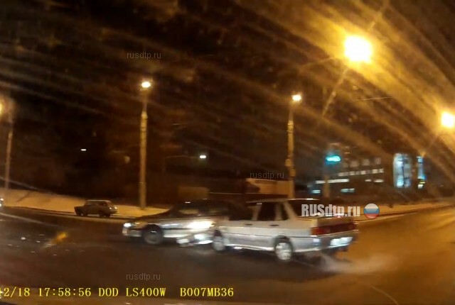 Авария на Ленинском проспекте в Воронеже