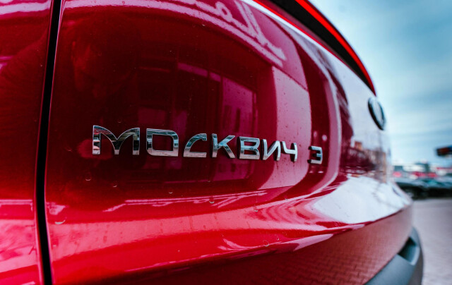 Российские автокомпании массово меняют названия моделей с латиницы на кириллицу 