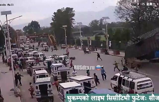 Землетрясение в Непале попало на видео