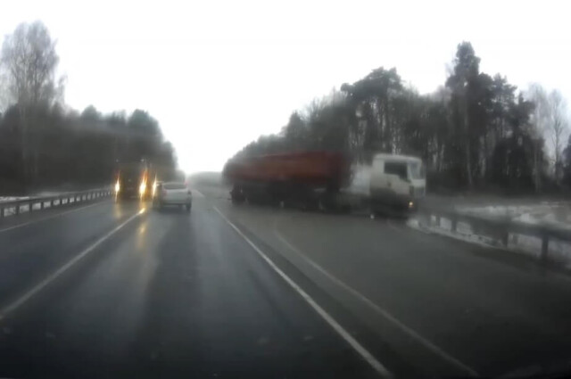 «Вырулил на встречную и убил двух женщин»: ДТП под Калининградом попало в объектив видеорегистратора 