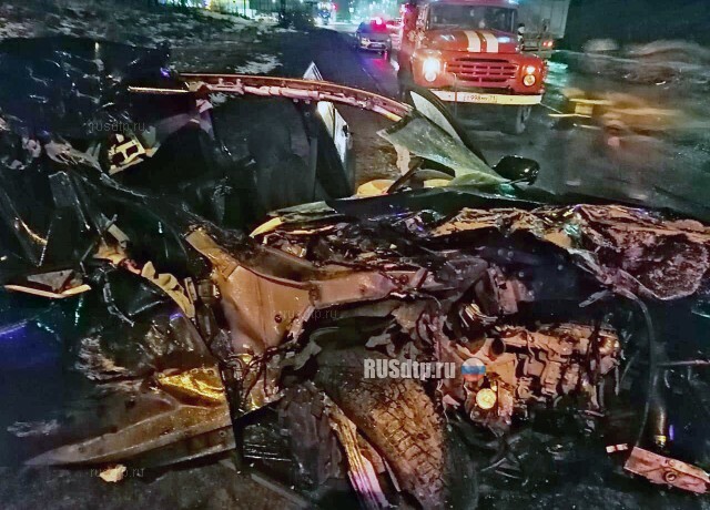 В Туле в ДТП с участием BMW и грузовика погибла 22-летняя девушка 