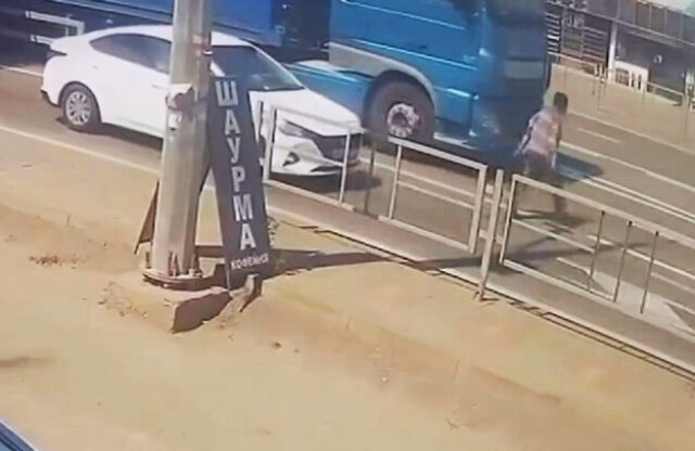 «Переходила дорогу в неположенном месте»: в Адыгее женщина погибла под колесами большегруза