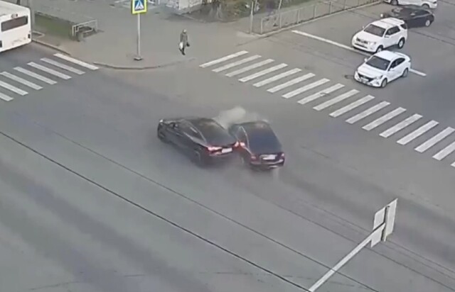 Автомобиль перевернулся в результате ДТП в Вологде