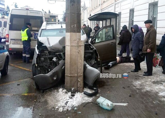 В Твери в ДТП погиб водитель кроссовера 