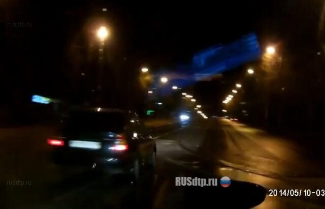 Не посмотрел в боковую стекляшку 