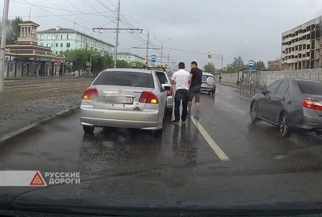 Подрезал машину с омоном