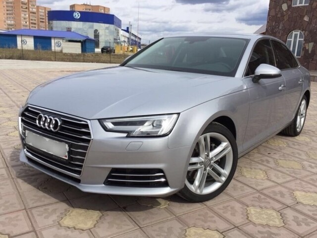 Названы ТОП-3 «неубиваемых» премиум-седана с пробегом 