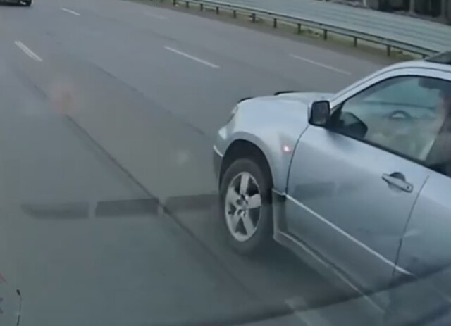 «Я же поворотник включил»: водитель не признал вину в ДТП в Красноярске