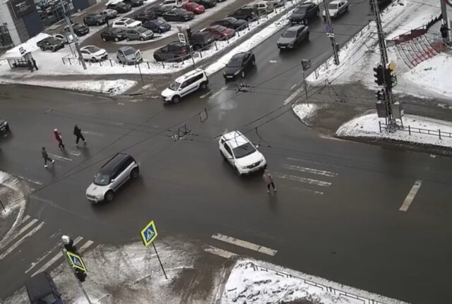 В Петрозаводске на пешеходном переходе сбили женщину