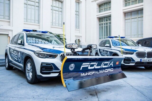 Полиция Мадрида получила снегоуборщики на базе BMW X5 
