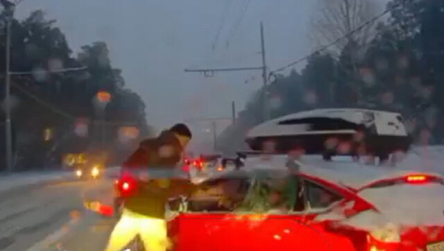 В Екатеринбурге неадекват на BMW пытался скрыться с места ДТП, после чего напал на водителя с монтировкой