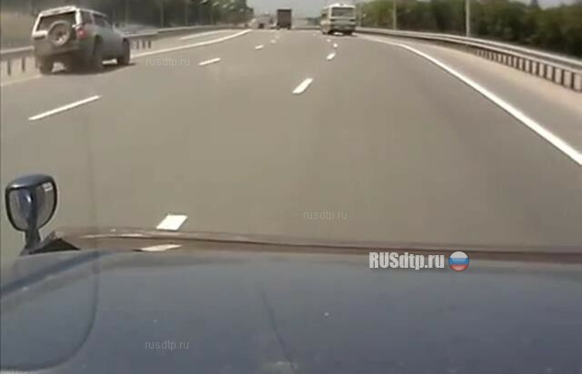 Авария по дороге из аэропорта во Владивосток 
