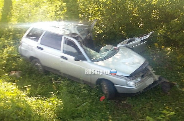 ВАЗ-2111 столкнулся с большегрузом на трассе М-5 в Башкирии 