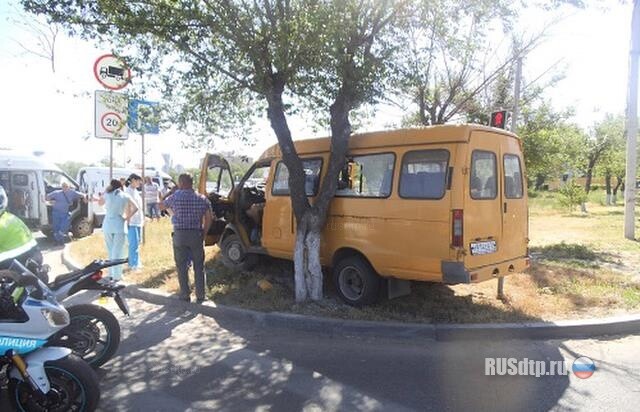 Водителю маршрутки стало  плохо за рулем 