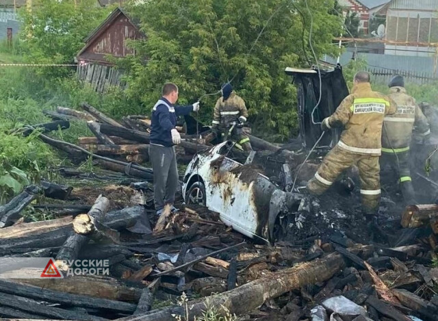Пять человек сгорели в машине в селе Камышла 