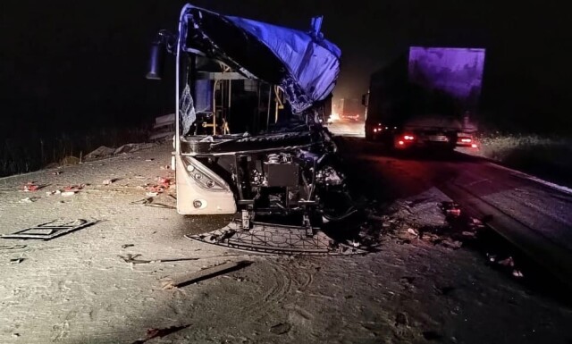 Два человека погибли в ДТП с участием автобуса в Омской области 