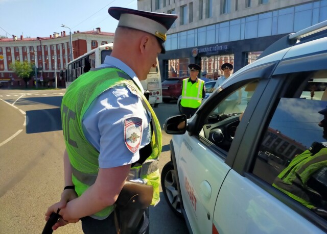 Водителей начали штрафовать за установку дефлекторов на автомобили 