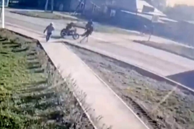 В Новосибирской области мотоциклист сбил пешехода и скрылся 