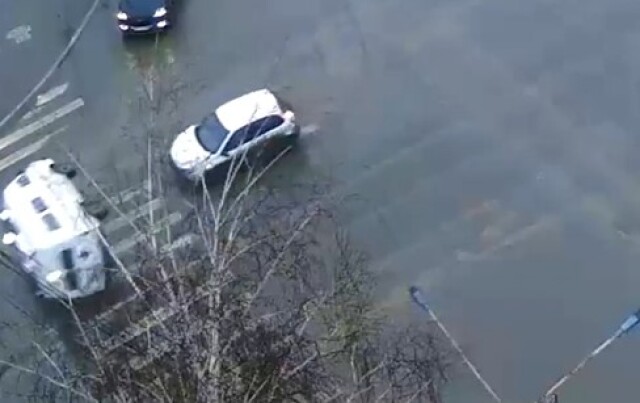 «Выбирались через лобовое стекло»: скорая опрокинулась в результате ДТП в Нефтекамске