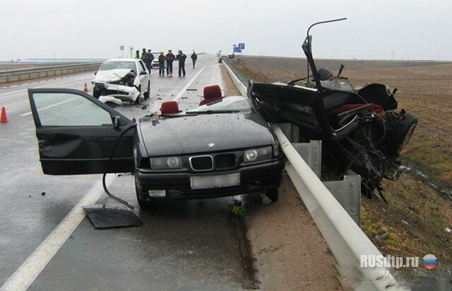 BMW разорвало пополам 