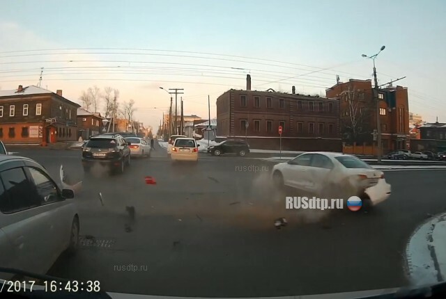 Жесткая авария в Барнауле