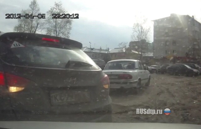 ДТП во дворе 