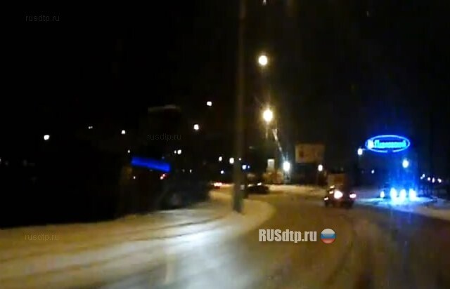 Влетел в столб 