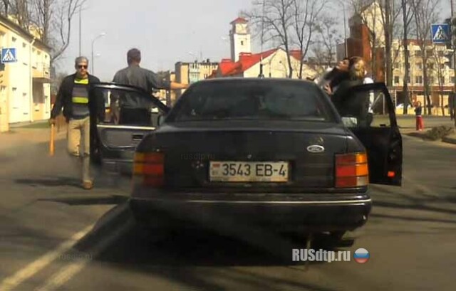 Дяденьки — налево, тетеньки — направо 