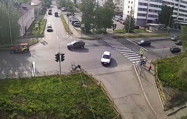 ДТП в Петрозаводске: автомобиль поворачивал налево и не пропустил велосипедиста 