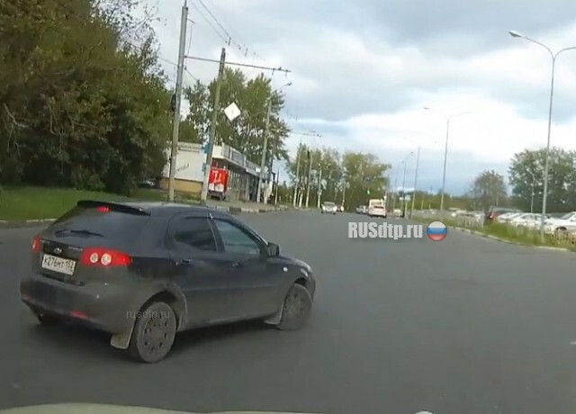 Повернул направо