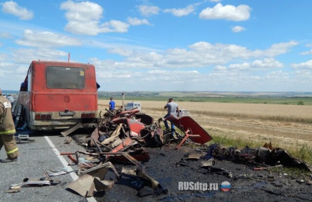 Жуткое ДТП в Мордовии: автобус столкнулся с грузовиком 