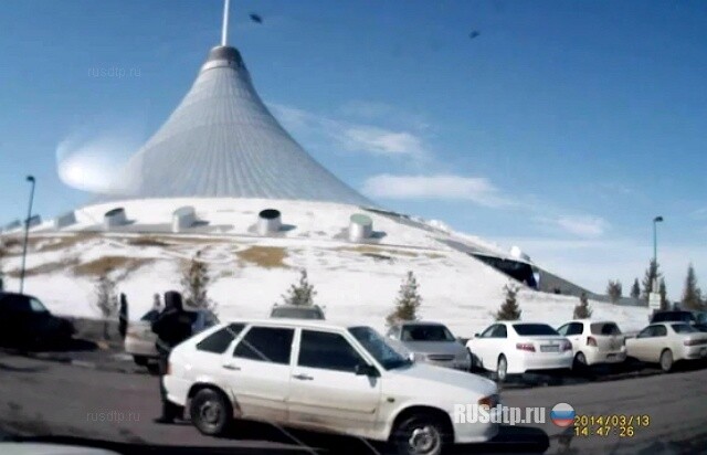 Задом к заду))) 