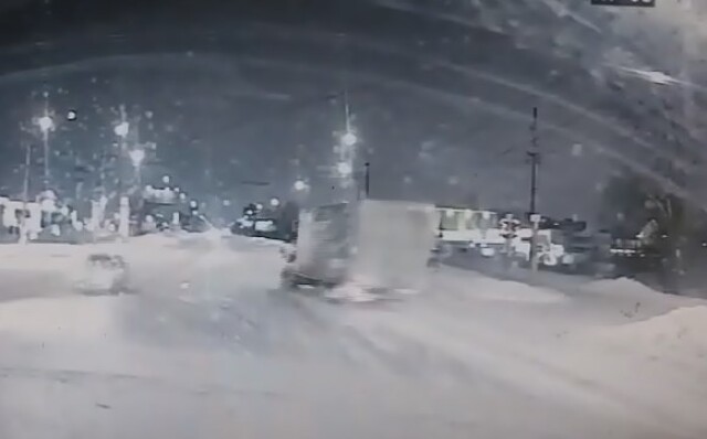 ДТП в Иванове: водитель грузовика не заметил стоящую фуру